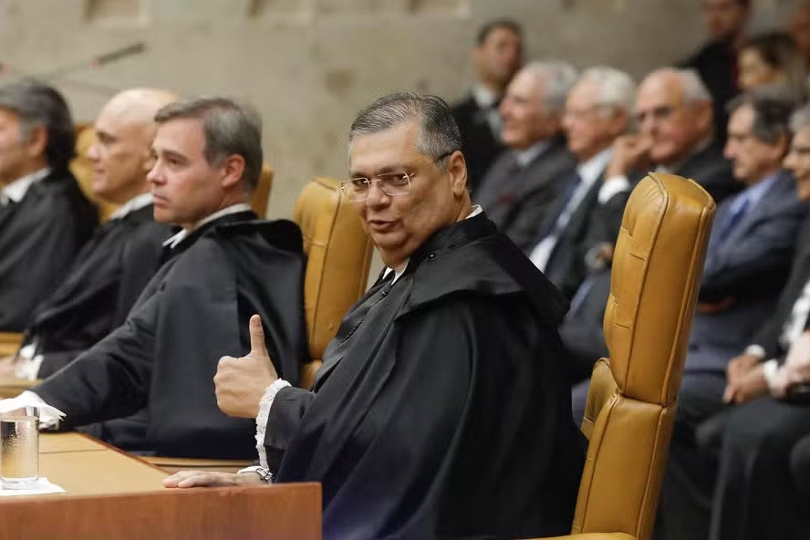 Por unanimidade, STF mantém decisão de Dino que suspendeu emendas