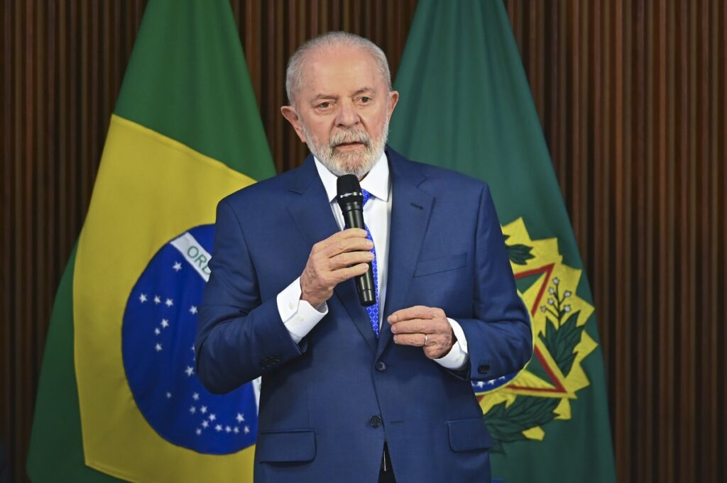 AGU avalia desistir de recurso no caso do relógio de Lula | Política