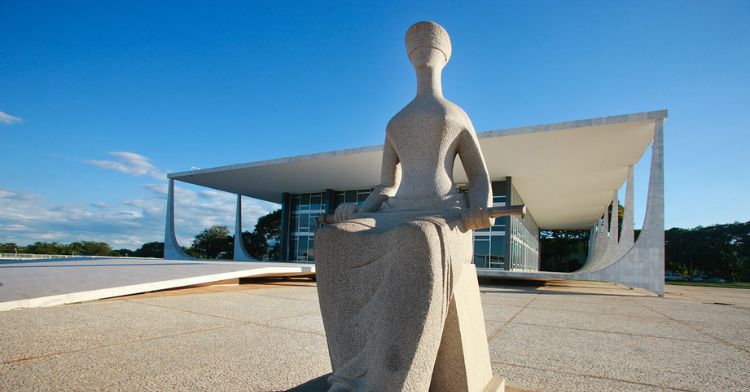 Ação no STF contra a privatização das escolas avança com intimação do governo Ratinho Jr.