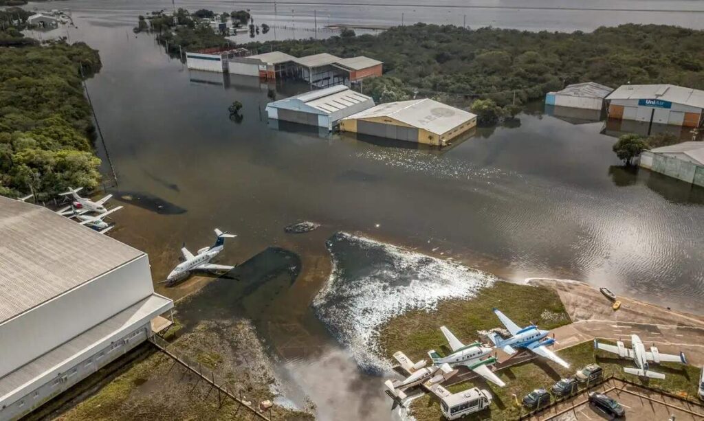 Após vistoria de ministros, reabertura do Aeroporto Salgado Filho seguirá em 21 de outubro