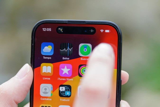 A Apple anunciou em junho a própria IA, chamada Apple Intelligence.  -  (crédito: Ivo Meneghel Jr/Canaltech)