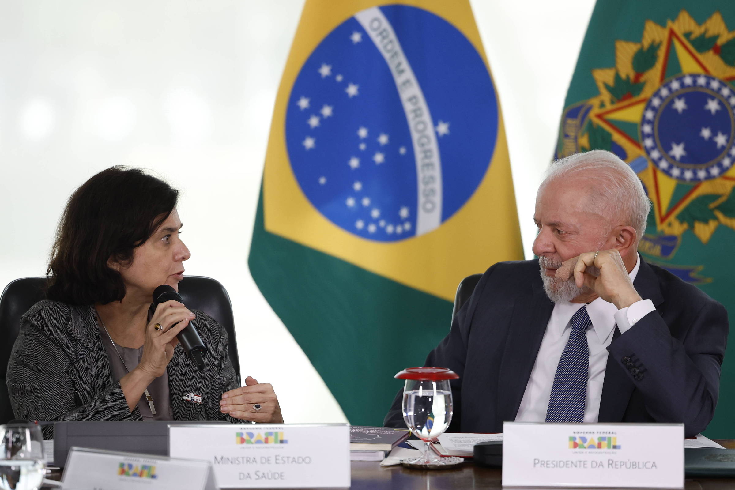 Bloqueio do governo atinge Farmácia Popular e Auxílio Gás - 08/08/2024 - Mercado
