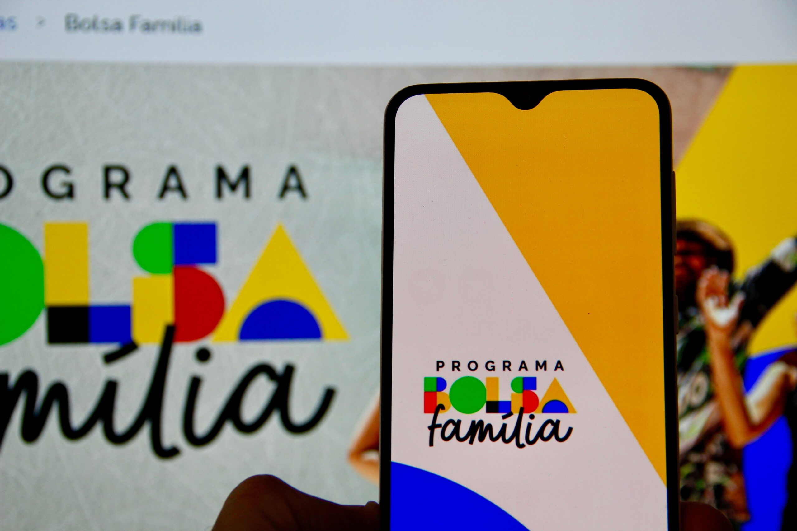 Bolsa Família: 13ª parcela confirmada para 2024? Descubra as últimas novidades!