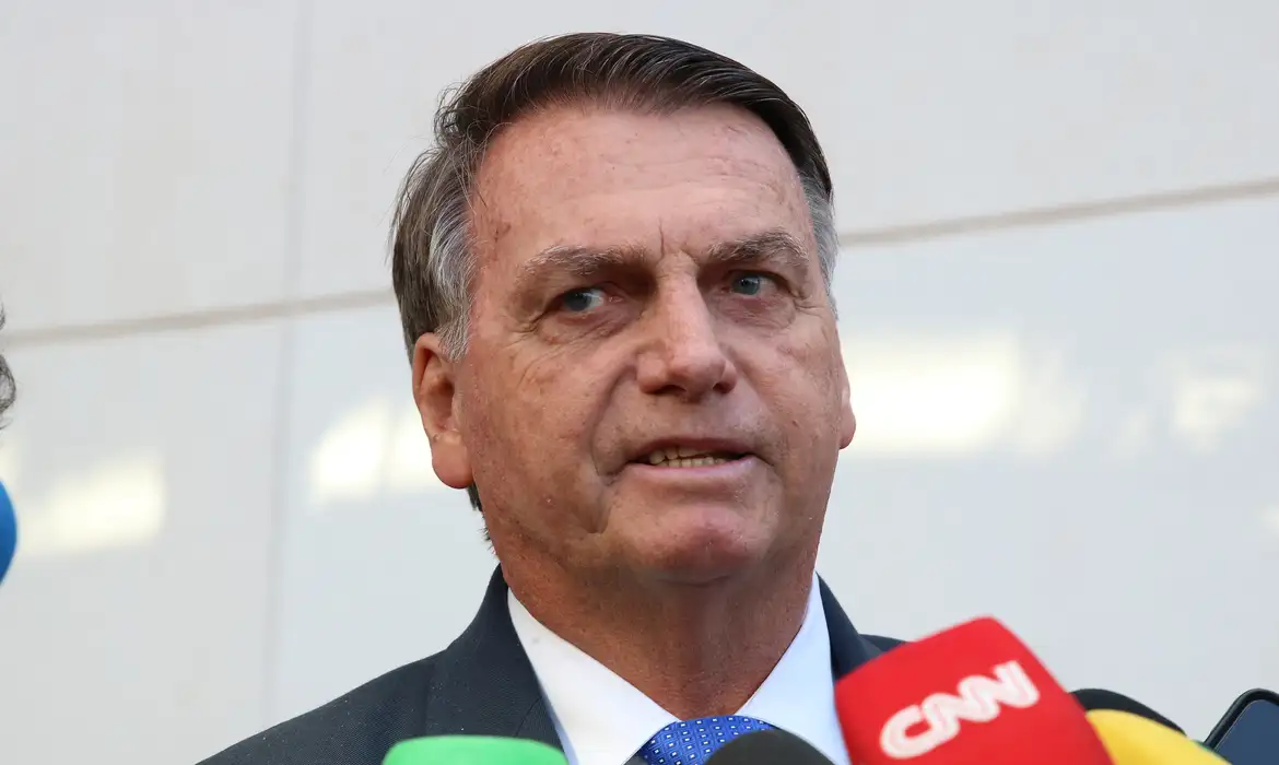 Brasil Sem Medo - Defesa de Bolsonaro pede à PGR o arquivamento do inquérito das joias no STF