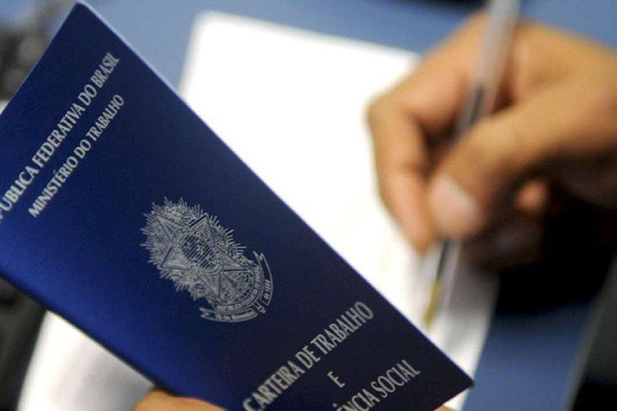 Carteira de trabalho  -  (crédito: Tony Winston/ Agência Brasília)