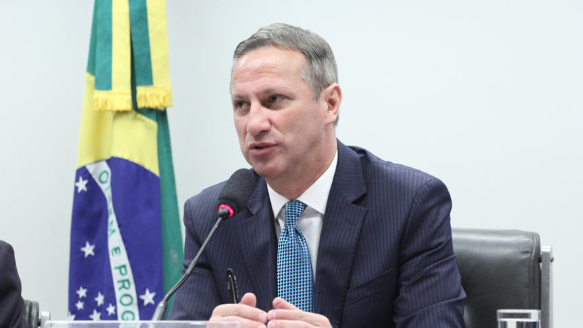 Deputado quer regras para presentes após TCU dar aval a Lula