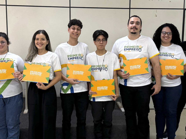 Jovens concludentes do curso de Programador Full-stack  /  Fotos: Ascom Seteem