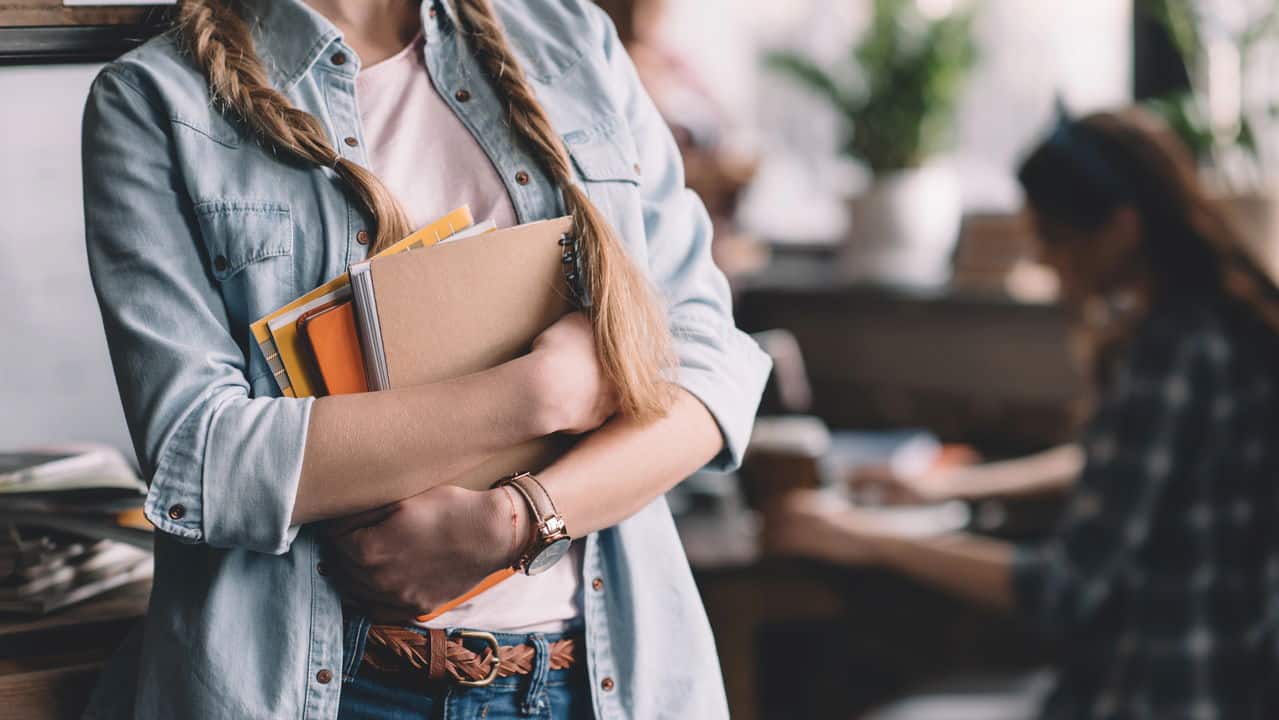 Descubra como ganhar até R$ 9,2 mil para concluir o ensino médio!