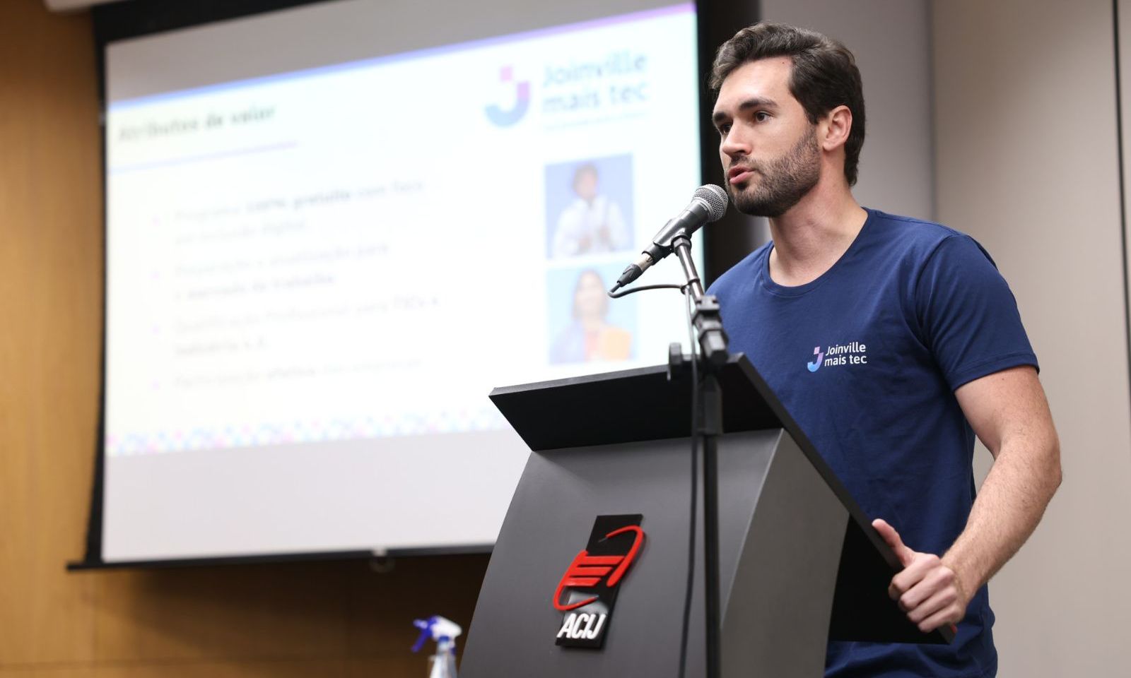 Joinville Mais Tec oferece mais de mil vagas em cursos gratuitos em automação industrial e TI