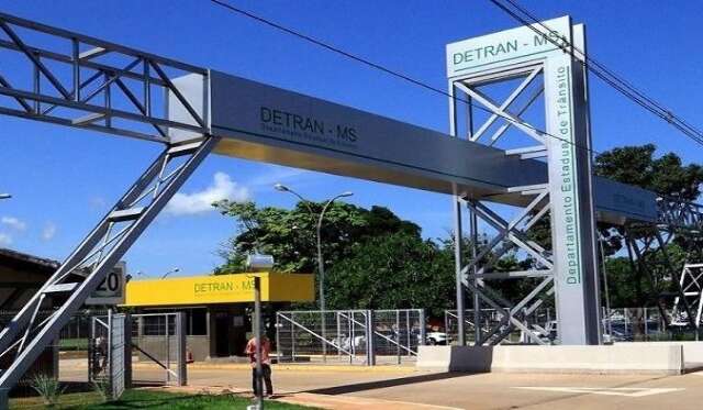 Detran tem 6 meses para preparar edital de concurso público - Cidades