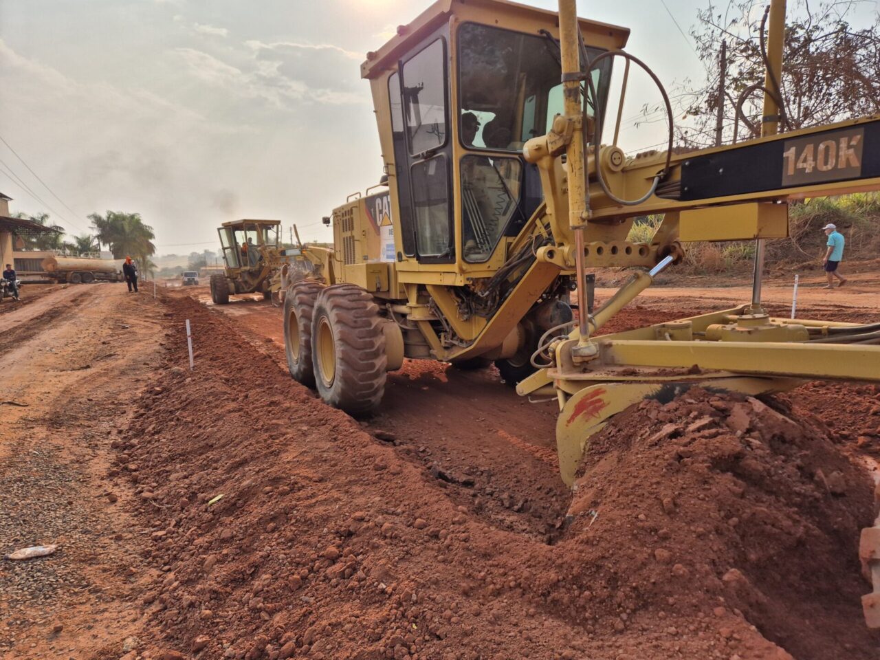 Estradas, Transportes, Serviços Públicos - Governo de RO reinicia obra de pavimentação asfáltica na Vila Marcão - Governo do Estado de Rondônia