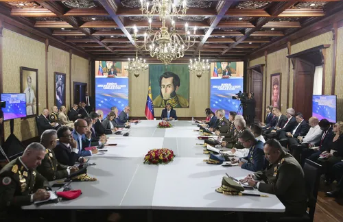 Governo da Venezuela diz que sistema eleitoral sofreu