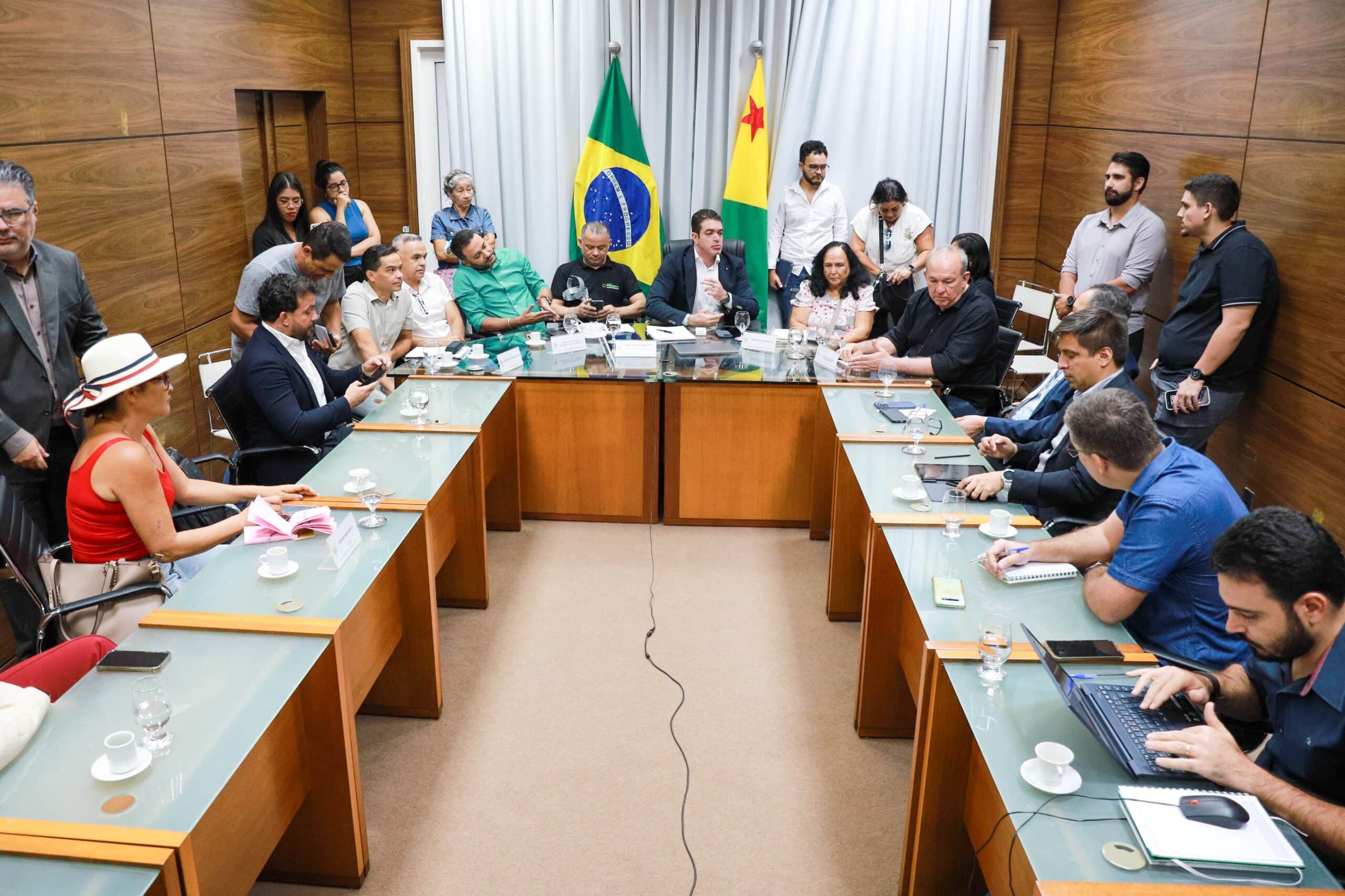 Governo dialoga com Sindicato dos Trabalhadores em Educação do Acre