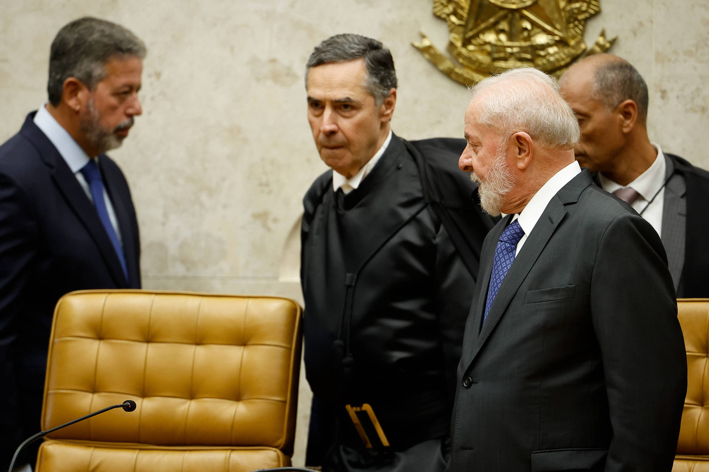 Governo discutirá emendas com STF e Congresso - 19/08/2024 - Poder