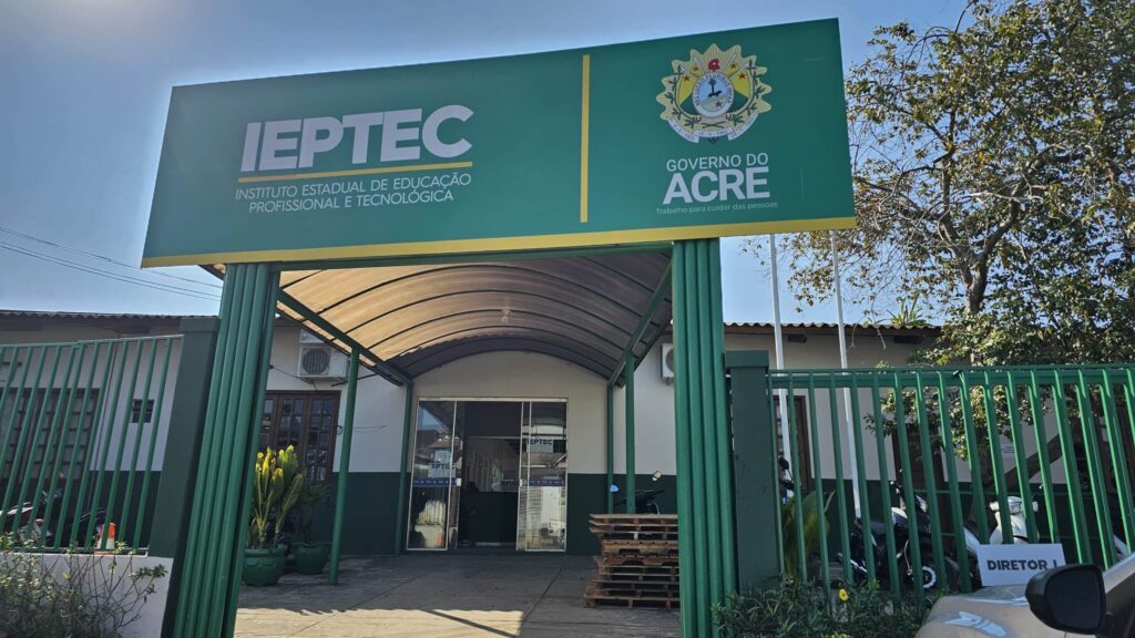 Governo do Acre oferece vagas para docentes em mais de 40 áreas de formação por meio de processo seletivo do Ieptec