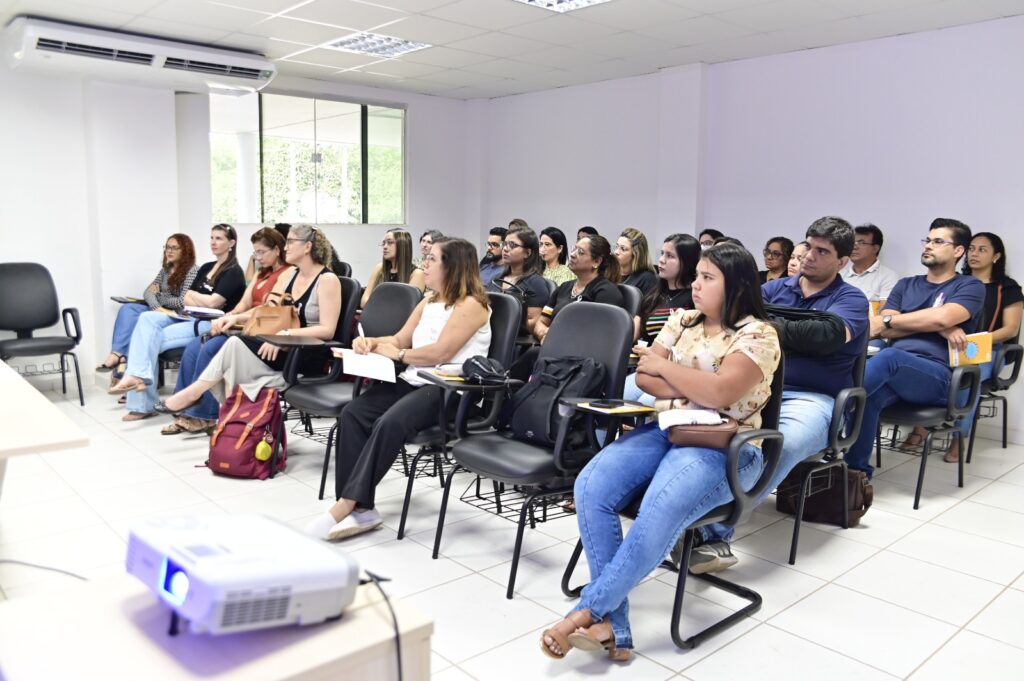 Governo do Acre promove qualificação de profissionais de saúde em alusão ao Agosto Branco