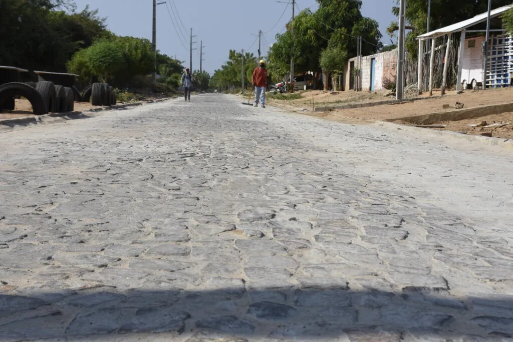 Governo do Estado investe mais de R$ 650 mil em calçamento de diversas ruas de Parnaíba