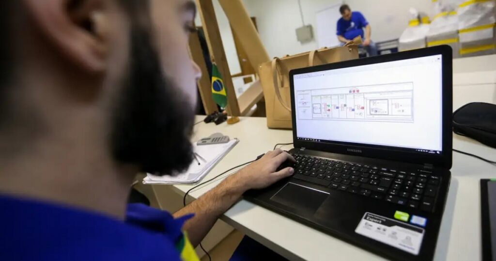 Guia da Juventude: Eletricista, padeiro e recepcionista; veja cursos gratuitos disponíveis para jovens baianos no Projeto Trilha