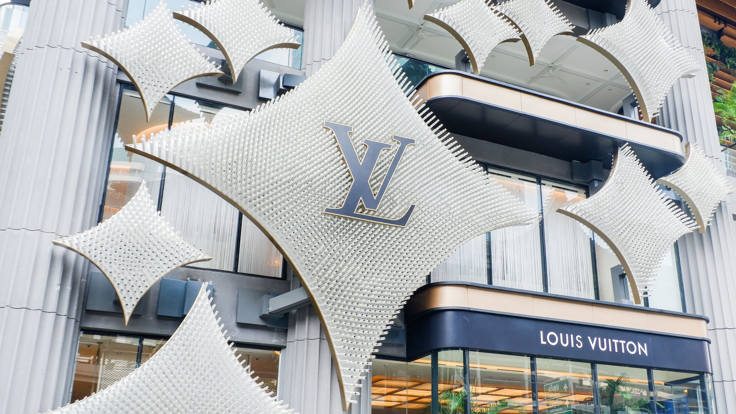 IA de luxo? Dono da Louis Vuitton investe em inteligência artificial
