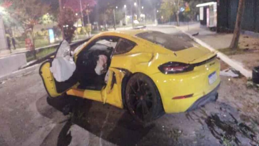 Motoboy que foi atropelado por motorista de Porsche morreu de politraumatismo