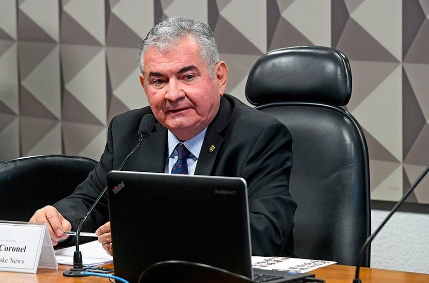 'Quando o governo enfrenta dificuldades, tenta encurralar o Congresso', diz relator do Orçamento