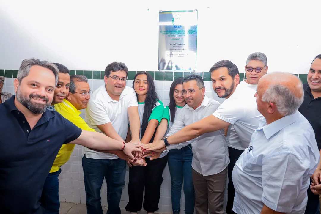 Rafael Fonteles inaugura reforma e modernização de escola em Água Branca
