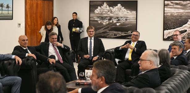 Reunião de ministros do STF com presidentes da Câmara e do Senado, além de representantes do governo Lula, para tratar de emendas parlamentares