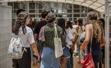 Sete em cada 10 estudantes recorrem à IA