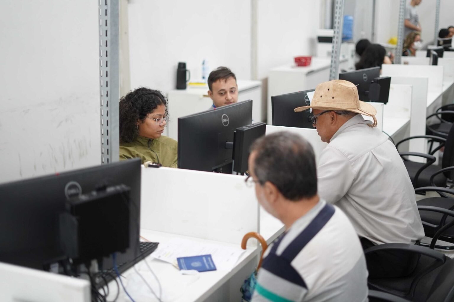 Sine Amazonas divulga 102 vagas de emprego para esta quinta-feira