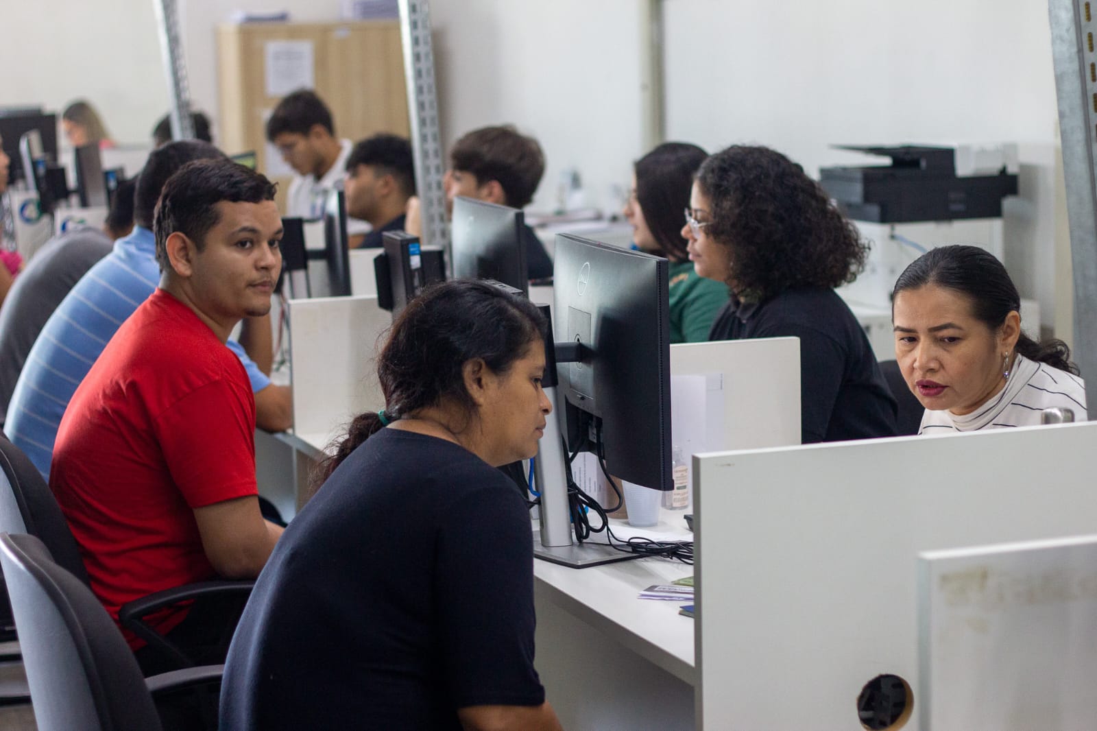 Sine Amazonas divulga 68 vagas de emprego para este sábado