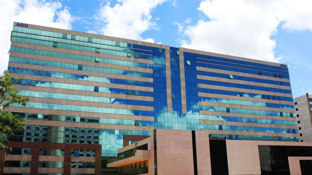 AGU recorre de decisão do TCU sobre presente recebido por presidentes