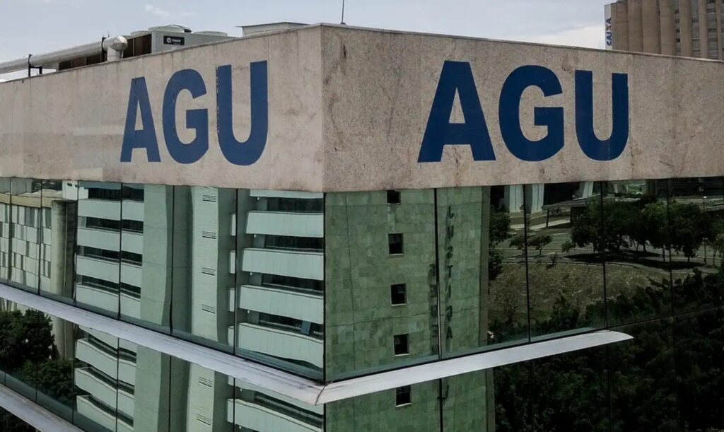 AGU gasta R$ 37 mil para mandar chefes de gabinete para a Itália