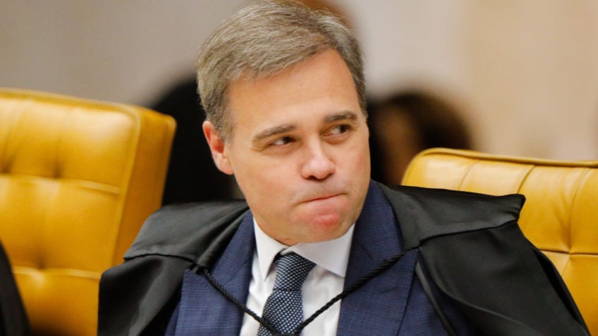 André Mendonça dá indício de voto por ampliação de foro