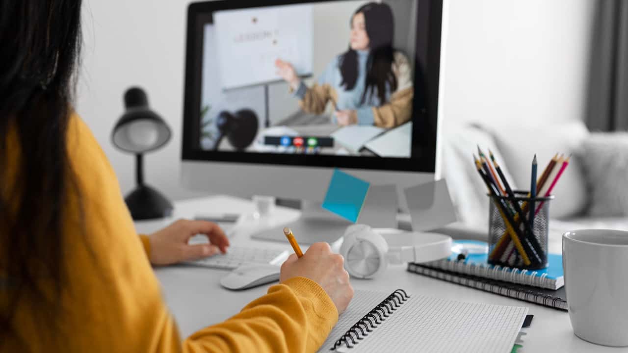 Escola oferece 15 cursos gratuitos para quem quer mudar de carreira