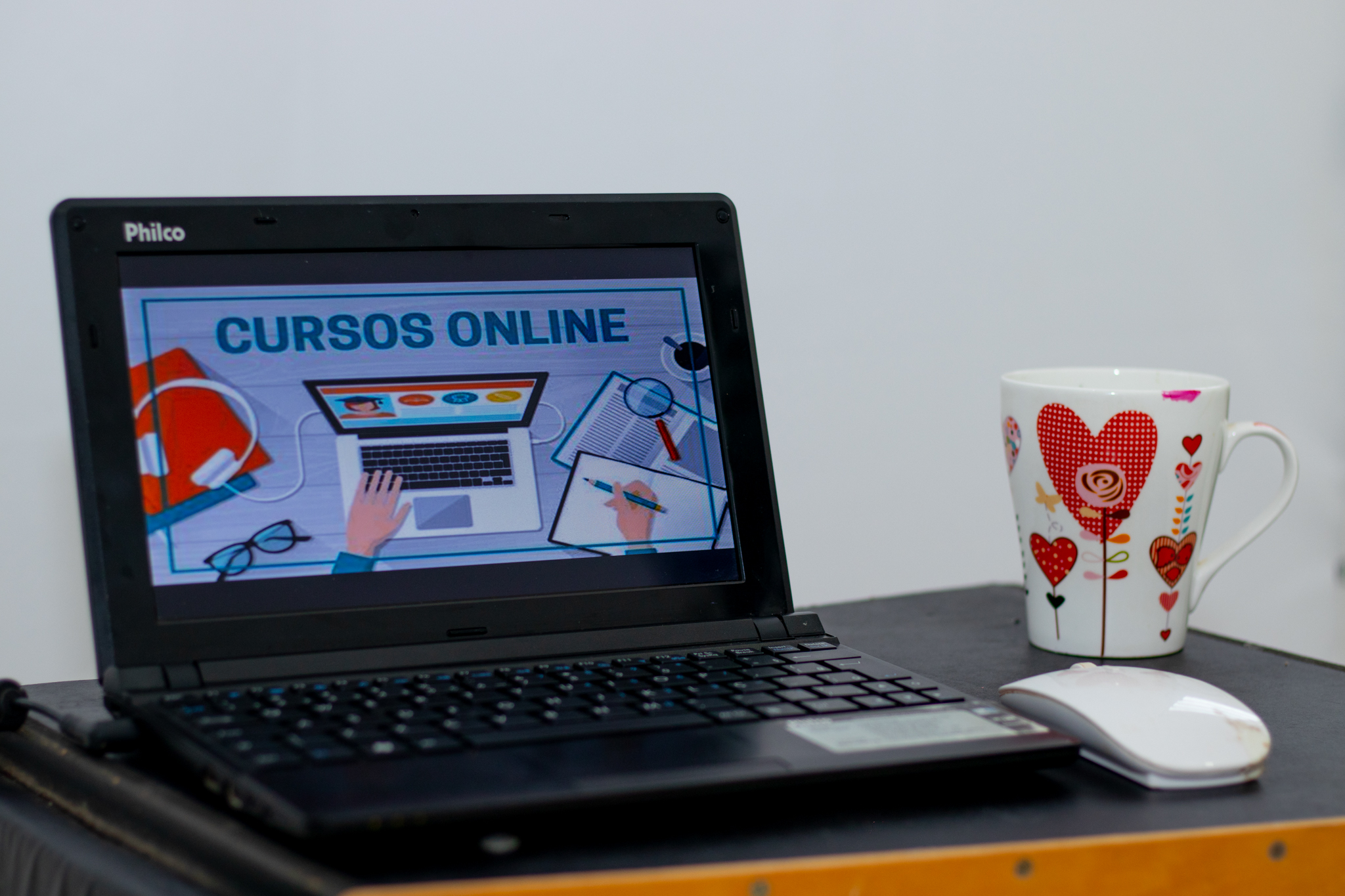 Pensando em fazer cursos gratuitos para melhorar o currículo? Veja como o MEC pode ajudar!