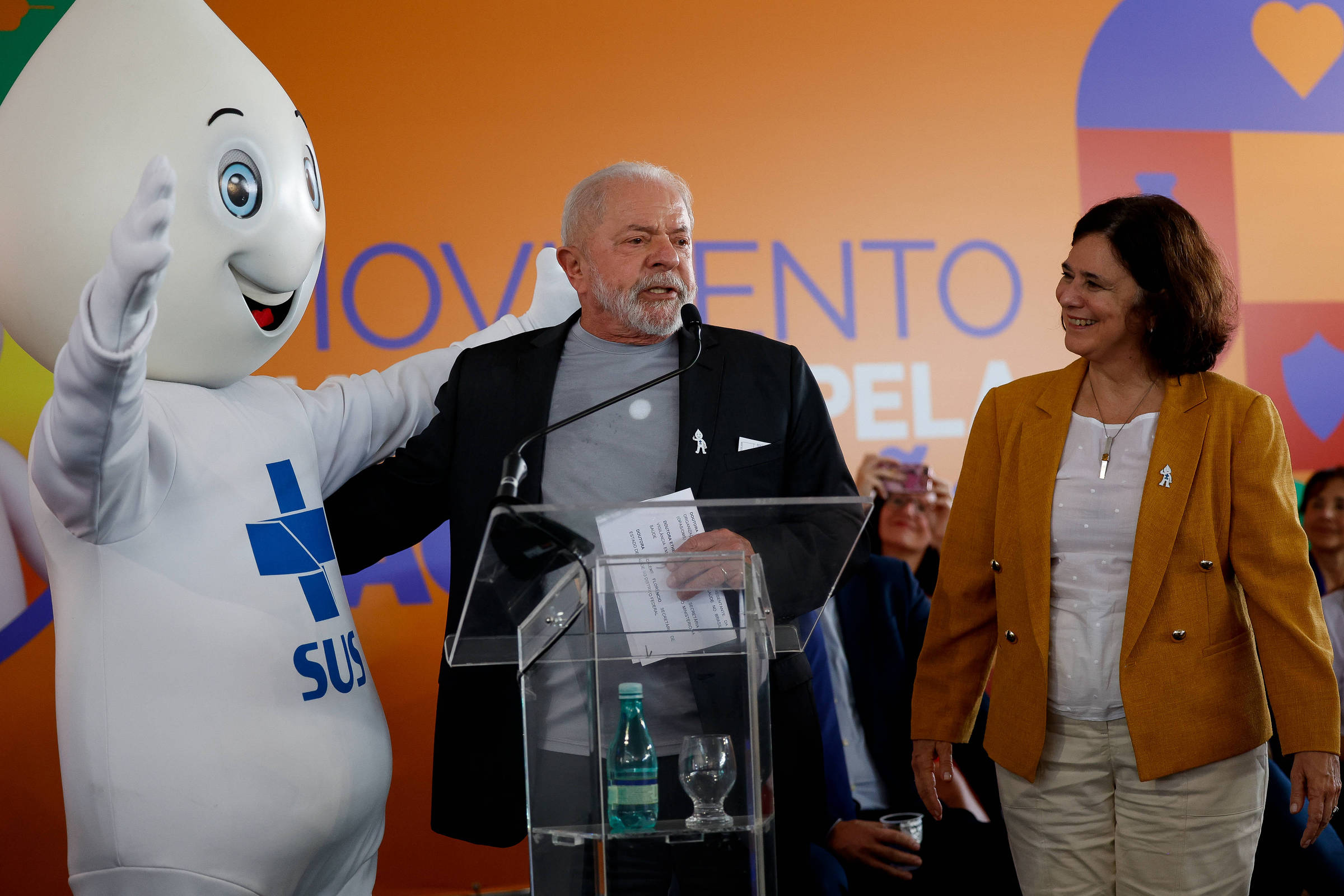 Governo Lula perde R$ 260 mi em compra tardia da Coronavac - 16/09/2024 - Equilíbrio e Saúde