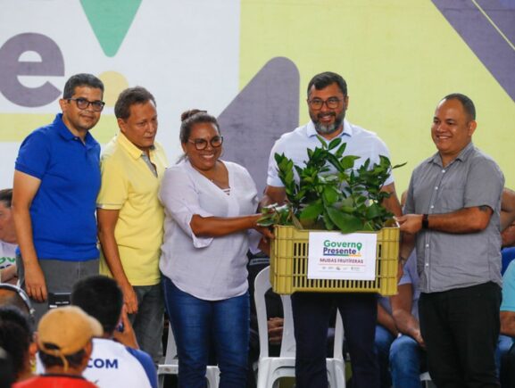 Governo Presente: Sepror busca fortalecer agricultura familiar com entrega mudas a produtores rurais de Manaus