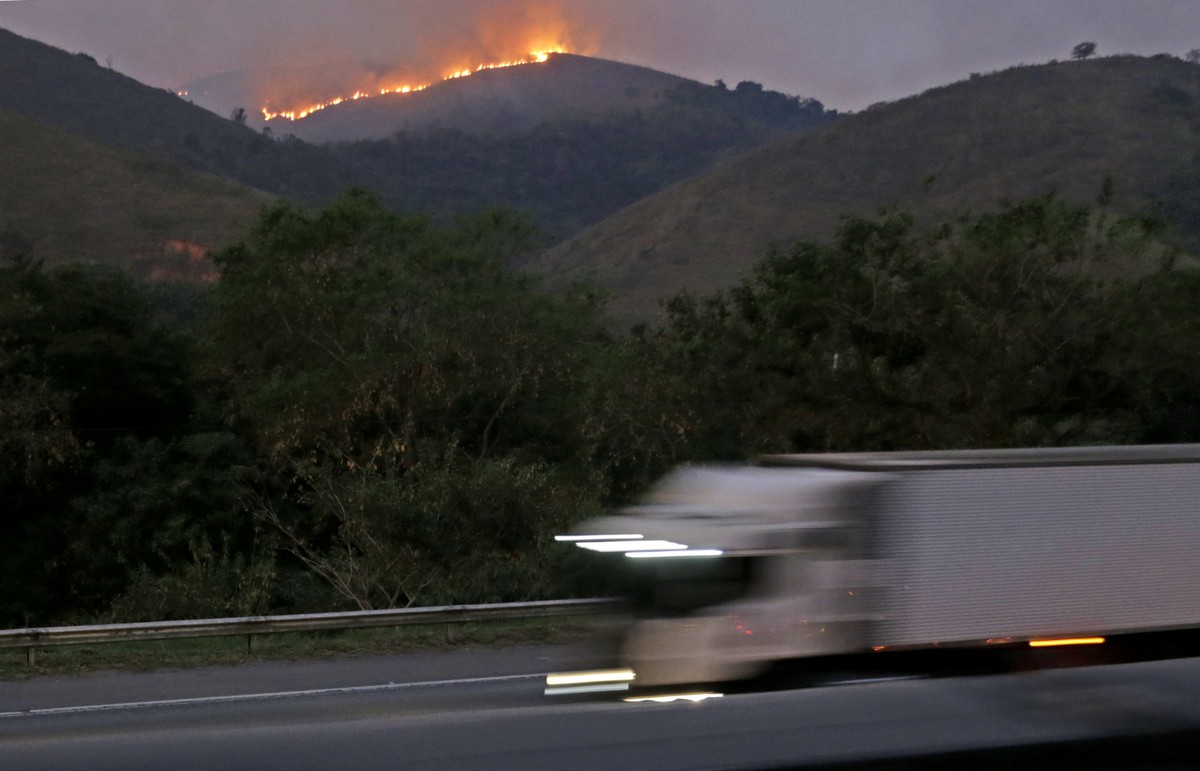 Governo está atordoado diante do fogo