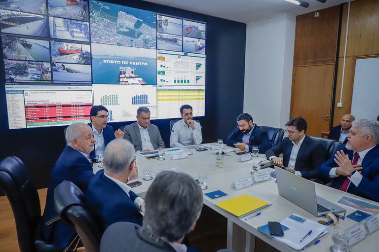 Governo federal estima R$ 12 bilhões em investimentos no Porto de Santos