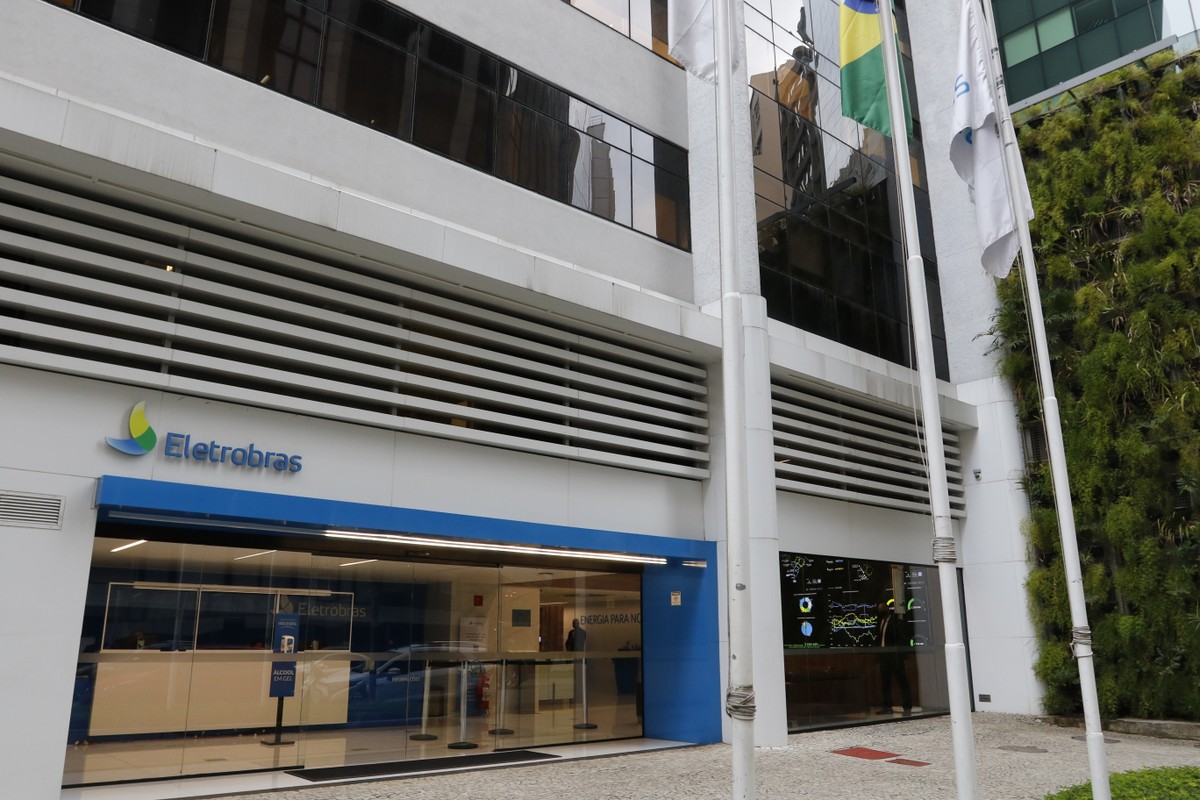 Governo prevê acordo com Eletrobras sobre poder da União na empresa em 30 dias, diz ministro