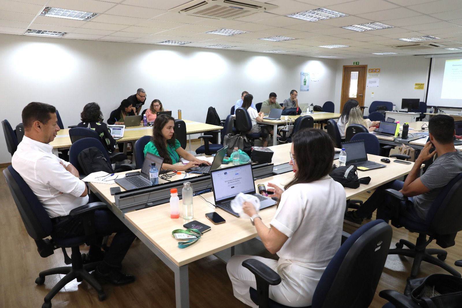 Inteligência artificial é tema de capacitação na Escola de Governo