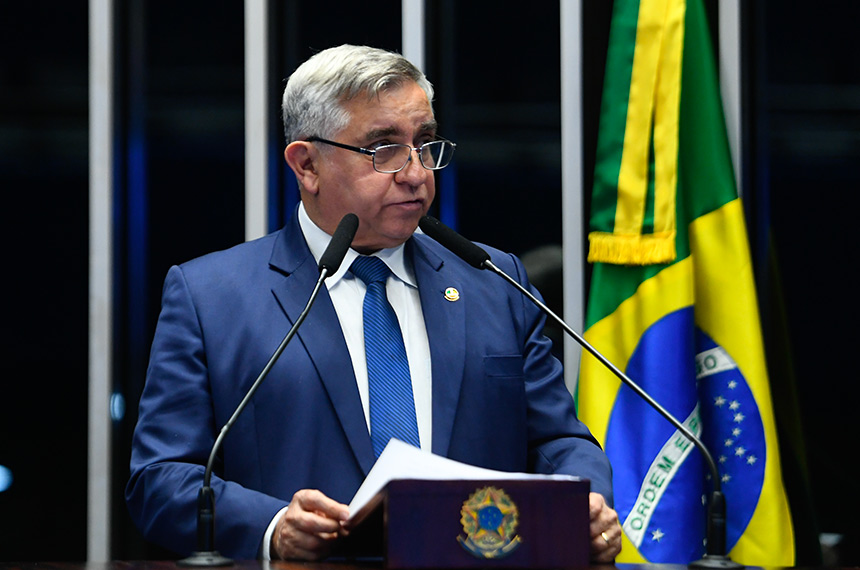 Em discurso, à tribuna, senador Izalci Lucas (PL-DF).