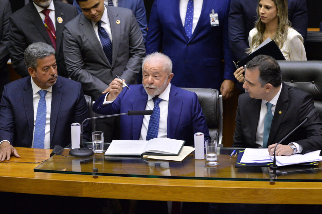 Lira e Pacheco podem se tornar ministros do governo Lula em 2025, diz colunista