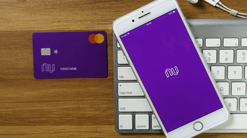 Nubank usa inteligência artificial para aumentar limite de seus clientes