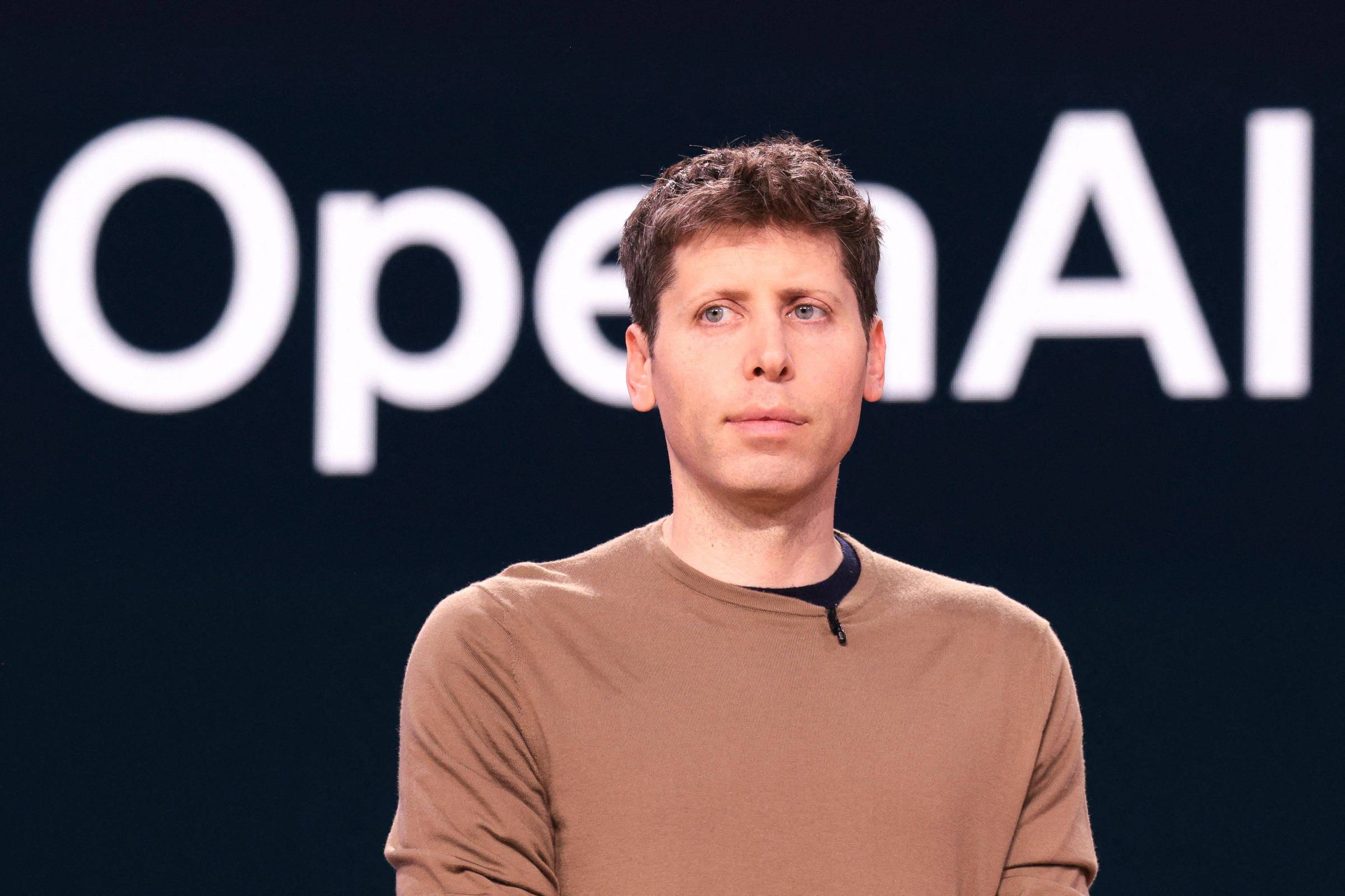 OpenAi busca US$ 5 bi para se distanciar de rivais - 12/09/2024 - Mercado