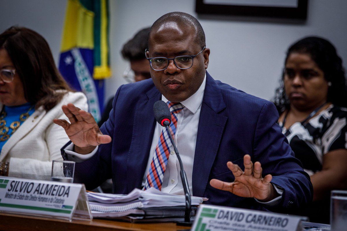 Silvio Almeida estilhaça a vitrine do governo