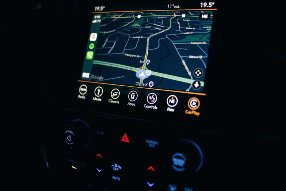 Android Auto: nova versão ganha suporte a jogos e integra mais apps