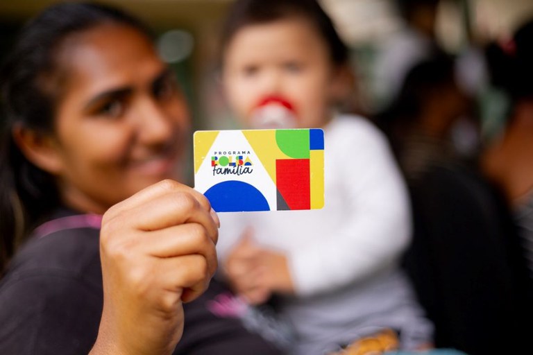 Mercado de trabalho aquecido e Bolsa Família levam Brasil à maior redução da desigualdade social dos últimos anos