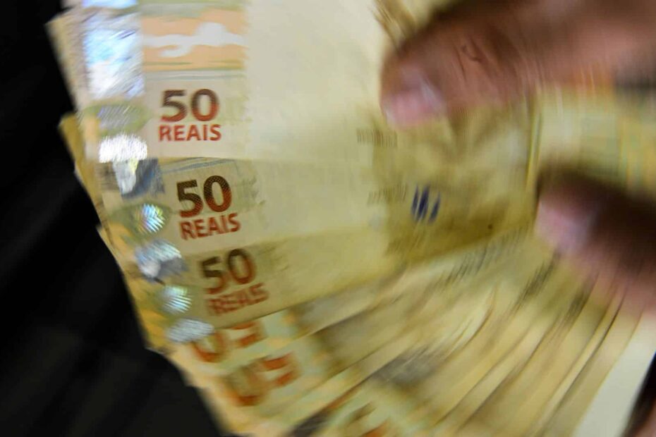 Moeda comemorativa do Banco Central do Brasil se parece com preservativo, brincam internautas: "para se proteger da inflação"