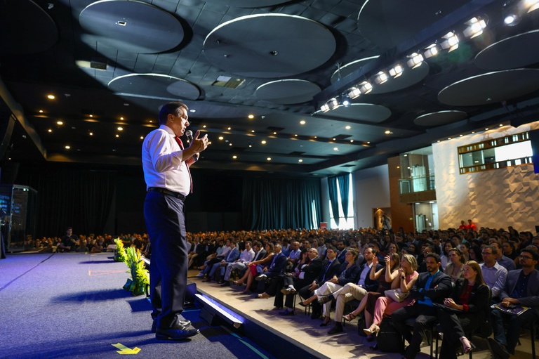 'Retomar políticas públicas de proteção ao trabalho' — Agência Gov